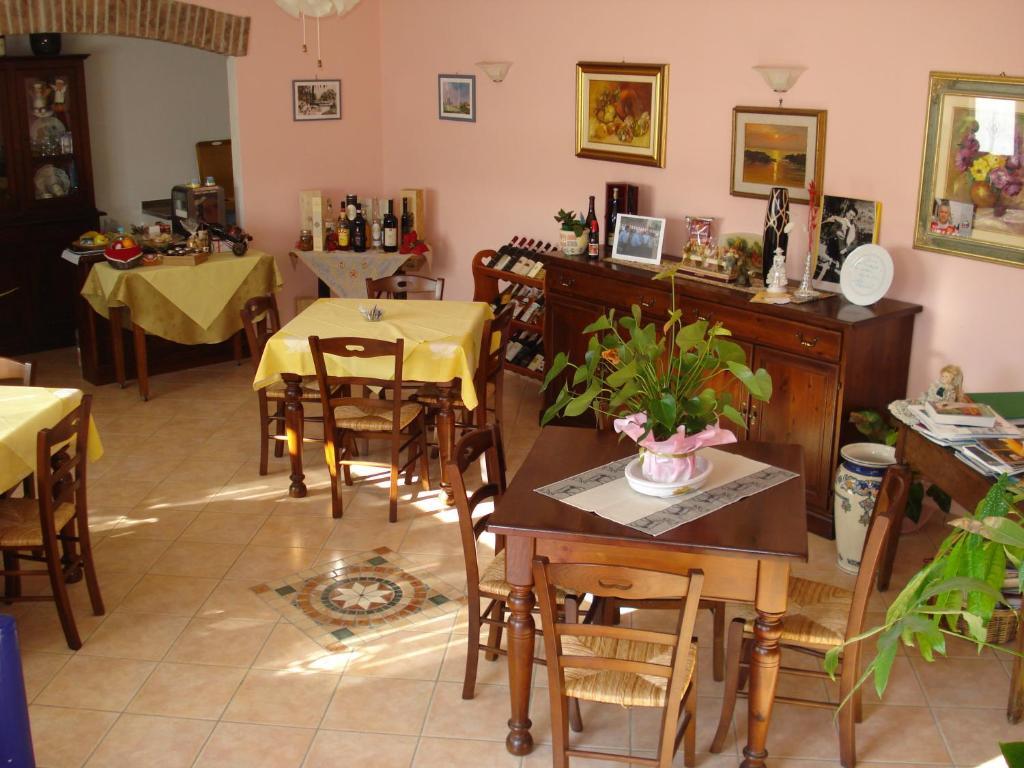 Agriturismo Ai Piacentini Santo Stefano Belbo Exteriör bild