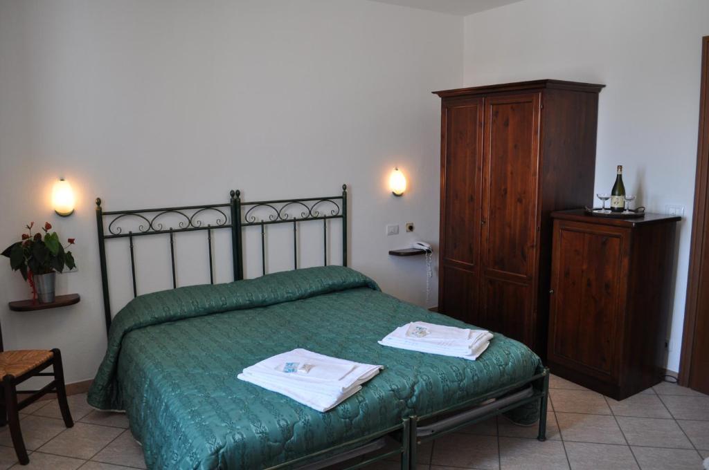 Agriturismo Ai Piacentini Santo Stefano Belbo Exteriör bild
